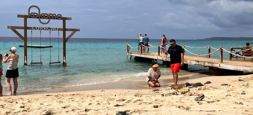 Curaçao Caves, Coralmarine Isle with Succulent Local Cuisine
