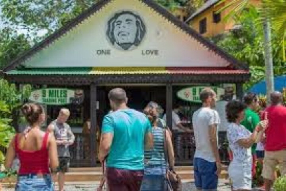Montego Bay Excursion: Bob Marley Birthplace 9 Mile Guided Tour