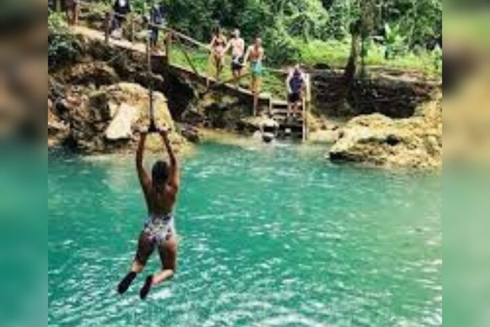 Dunn's River Falls and Blue Hole Secret Falls Combo Daytrip