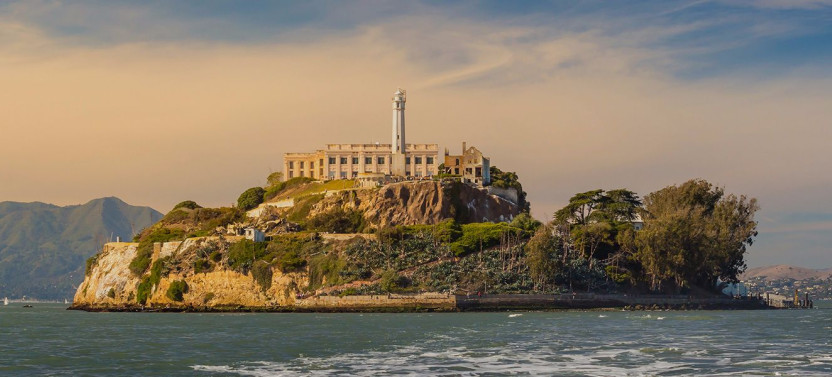 Alcatraz Island with Ferry and 48-Hour Hop-on Hop-off Bus Tour