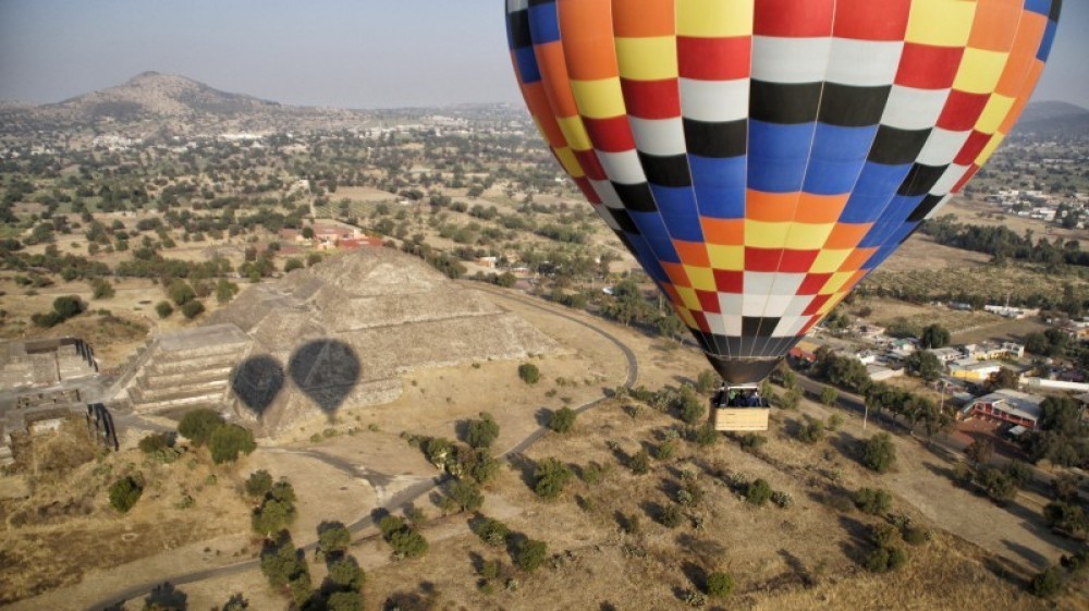 Hot Air Ballon At The Pyramids Of Teotihuacan Mexico City Mexico City Project Expedition