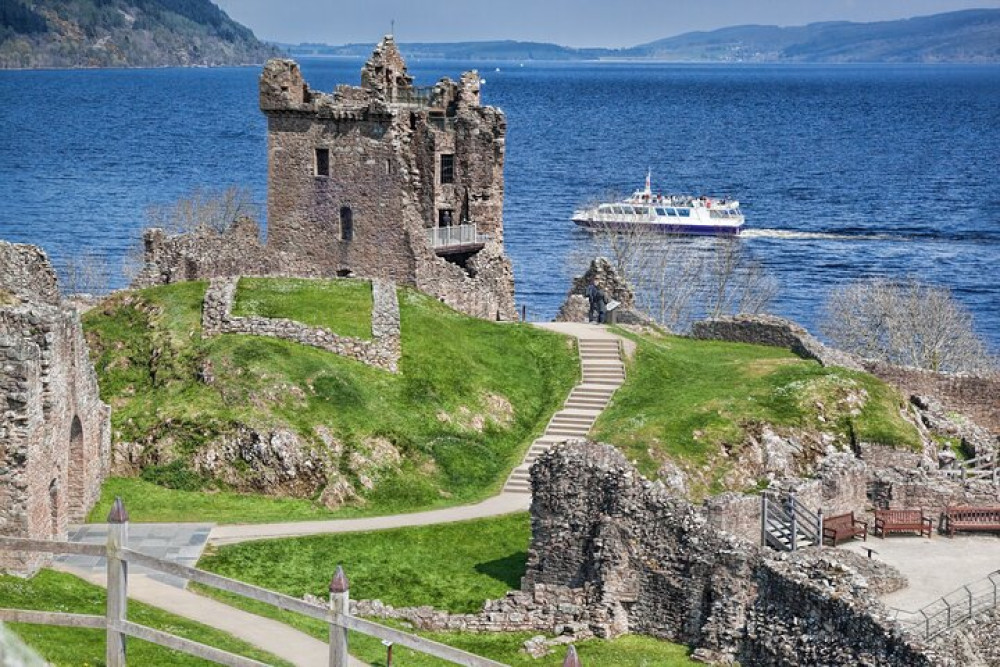 3-Day Aberdeen, Balmoral, LochNess, Pitlochry, & Edinburgh Private Tour