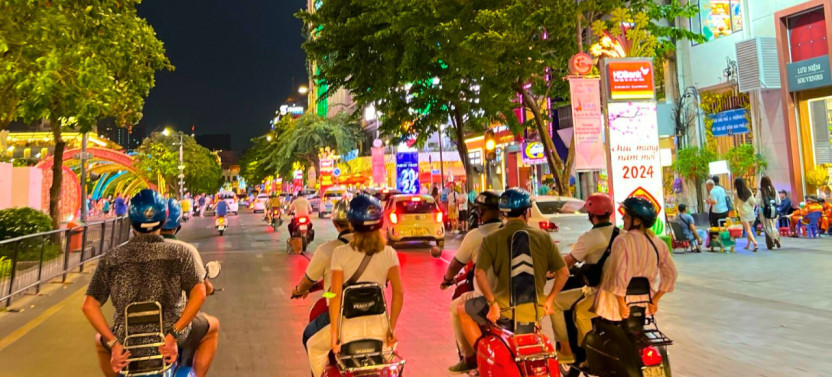 Saigon's Nightlife, Food Tastings and Local Craft Beer by Vespa