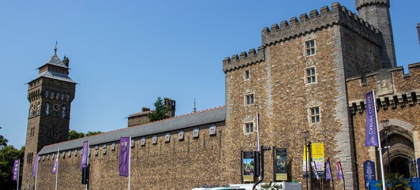 From Cardiff: Welsh Castles, Mountains & Steam Railway Day Tour