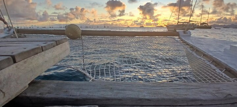 Private Sunset Sailing Excursion to the Lagoon of Tahiti