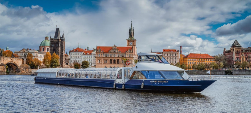 Lunch Cruise on a Glass Boat