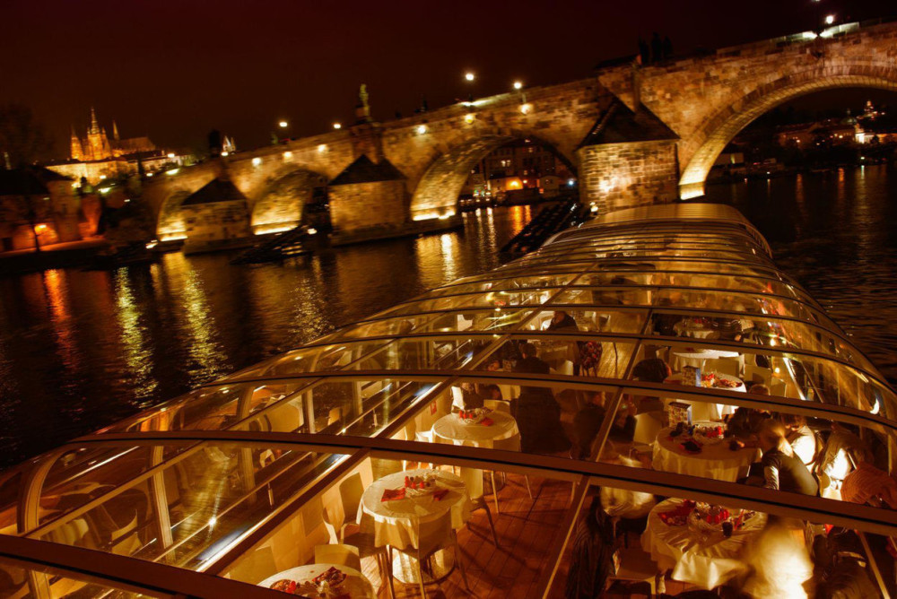 Glass Roof Cruise with Dinner
