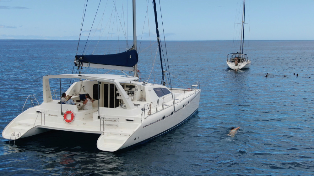 Full Day Snorkel & Sail on the Catamaran Artemis