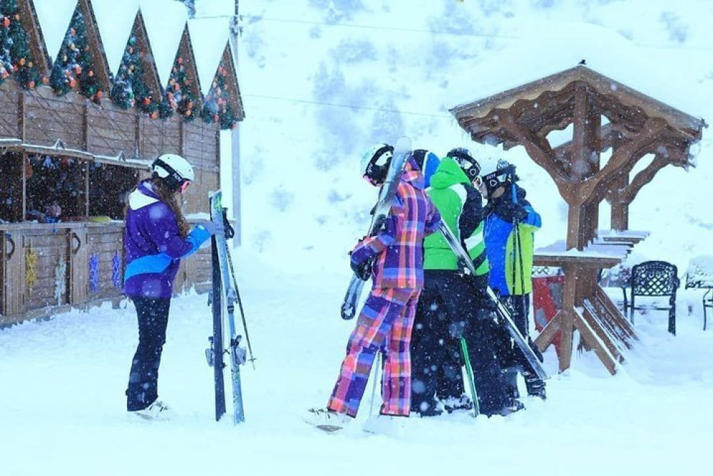 One day SAFED-DARA: Skiing & snowboarding