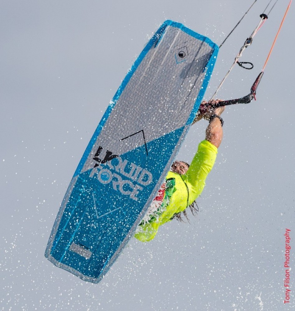 3 Kitesurfing lessons Palm Beach Project Expedition