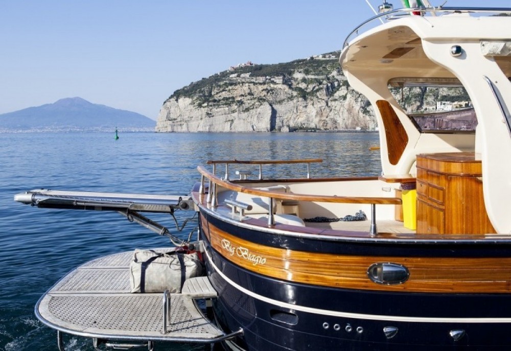 Private boat tour from amalfi to capri