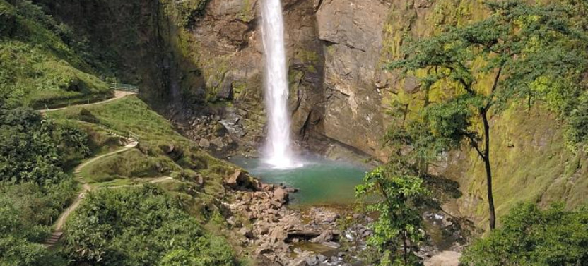 Eco-Chontales Waterfall & Blue Clay Tour with Lunch
