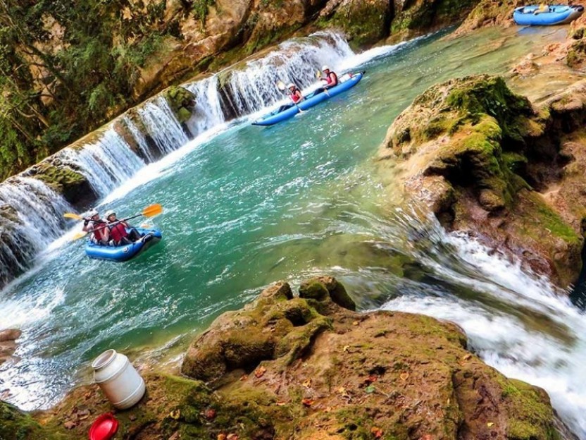 Kayaking Mreznica Canyon