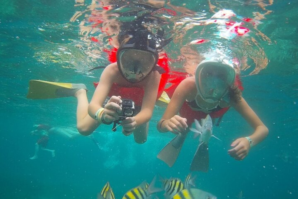 Private Montego Bay Morning Catamaran with Open Bar & Snorkeling