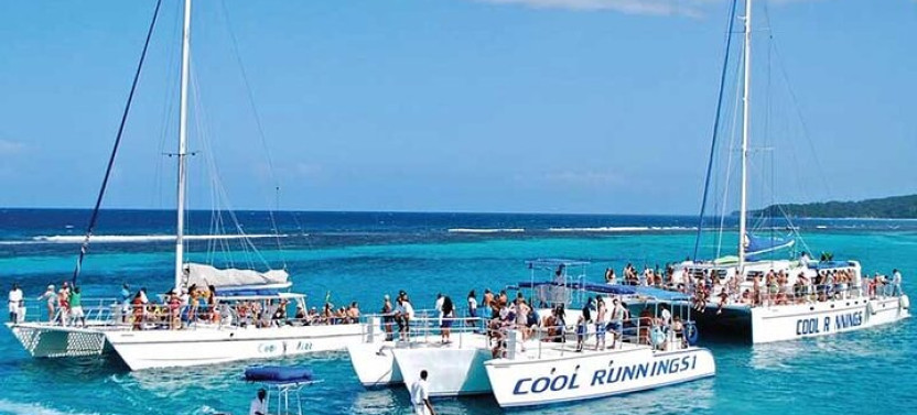 Ocho Rios Catamaran: Dunn's River Falls, Snorkeling & Open Bar