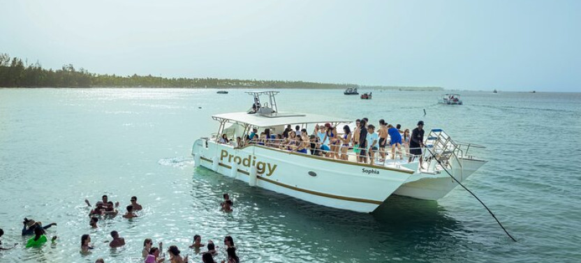 Punta Cana Catamaran Private Tour with BBQ and Natural Pool