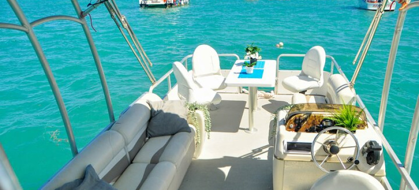 Private Motorboat Adventure: Snorkeling, Open Bar & Private Beach
