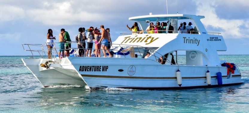 Punta Cana Catamaran Party– Snorkeling, Open Bar, Music & Pickup