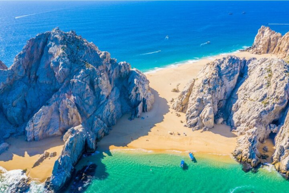 Private Cabo Cruise on Sea Ray 29 with Snorkeling & Drinks