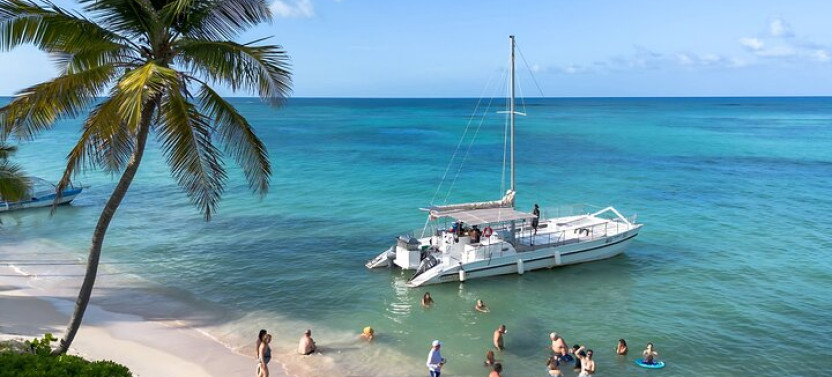 Punta Cana Private Catamaran With Snorkeling, Lunch & Open Bar