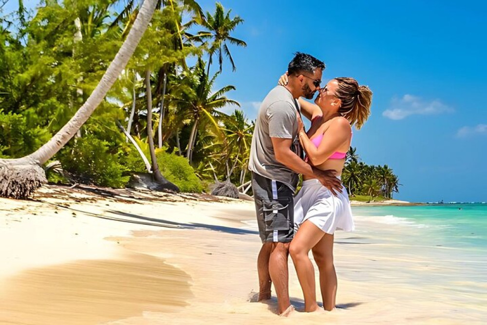 Private Catamaran: Snorkeling, BBQ & Private Beach - 3-hours