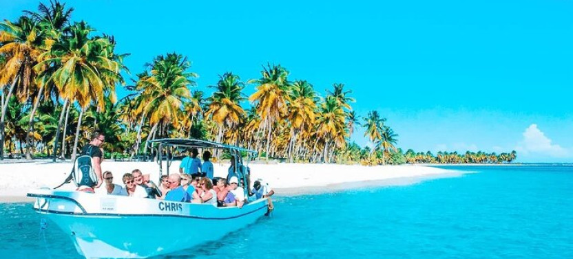 Saona Island Speedboat Tour with Lunch & Natural Pool Swim