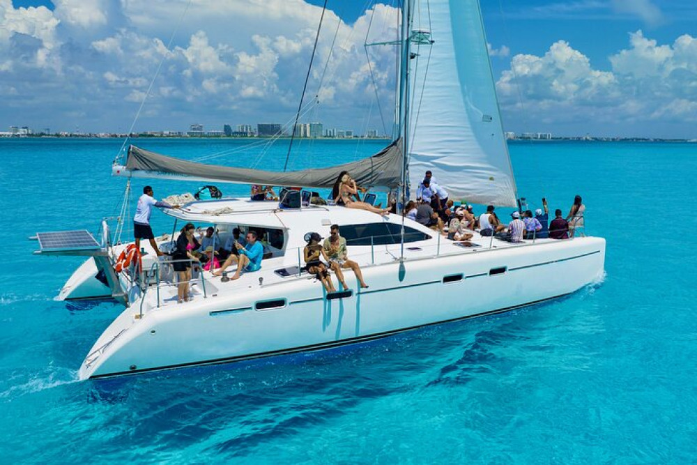 Isla Mujeres Spring Break Party Catamaran Snorkel and Open Bar