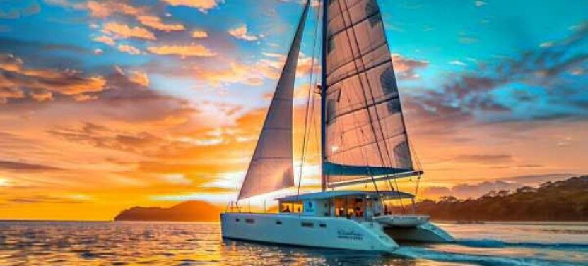 Costa Rica Catamaran: Snorkeling, Sunset, Drinks & Fresh Bites