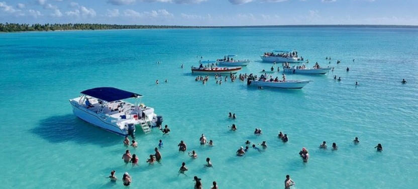Saona Island Catamaran Cruise With Natural Pool, Lunch & Open Bar