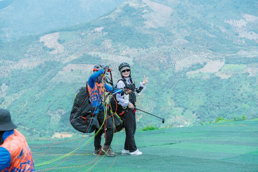Half-day tour Hiking and Paragliding Experience in Nha Trang