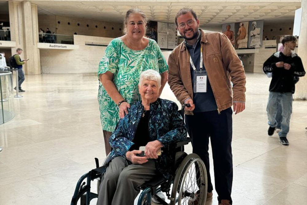 Wheelchair-Accessible Private Louvre Tour – Stress-Free & Easy