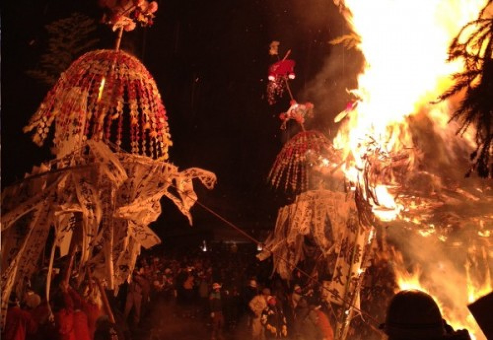 Snow Monkeys and Nozawa Fire Festival Tour from Hakuba and Nagano