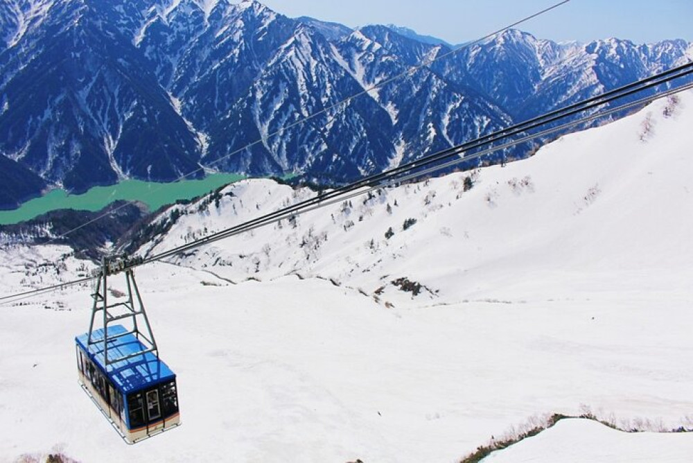 1-Day Tateyama-Kurobe Alpine Route Tour with Snow Walls from Nagano(Spring)