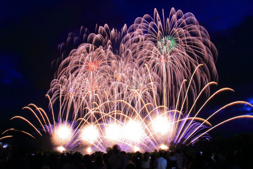 1-Day Tour: Azumino Fireworks Festival & Jigokudani Snow Monkey Park