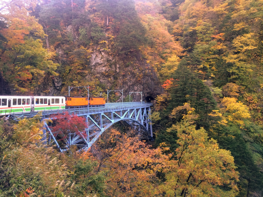 Kanazawa Day Tour: Kurobe Gorge and Unazuki Onsen