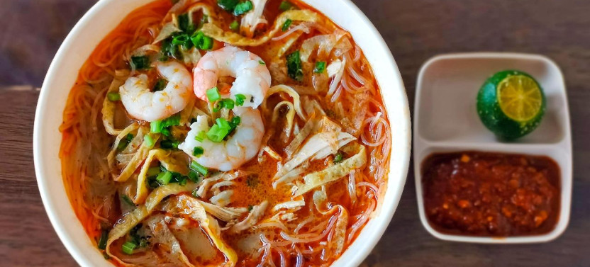 Kuching: Foodie Experience Guided Tour with 5 Tastings