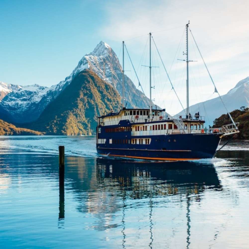Milford Sound Helicopter-Cruise-Helicopter Private Charter