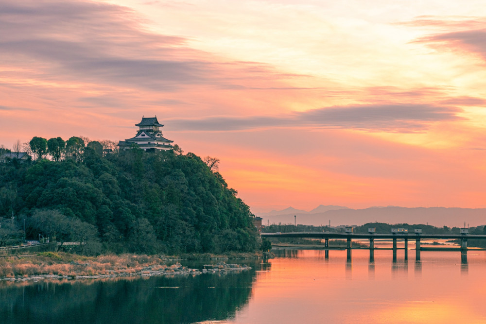 Nagoya Day Trip to Inuyama: Castle, Samurai Sword, and Teahouse