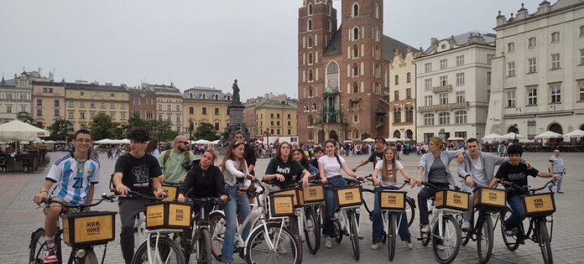 Discover the Jewish Quarter with a Bike Tour