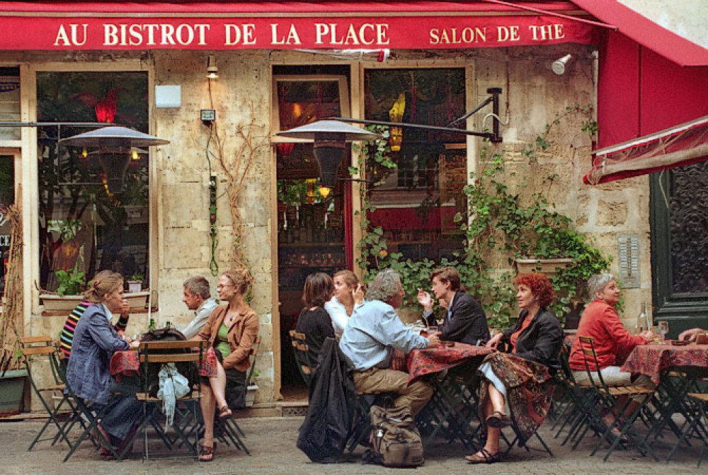 Montmartre French Bistrot, Aperitif, and Wine Tasting Walking Tour