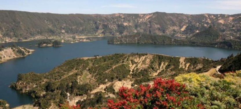Wenchi Crater Lake Day Trip