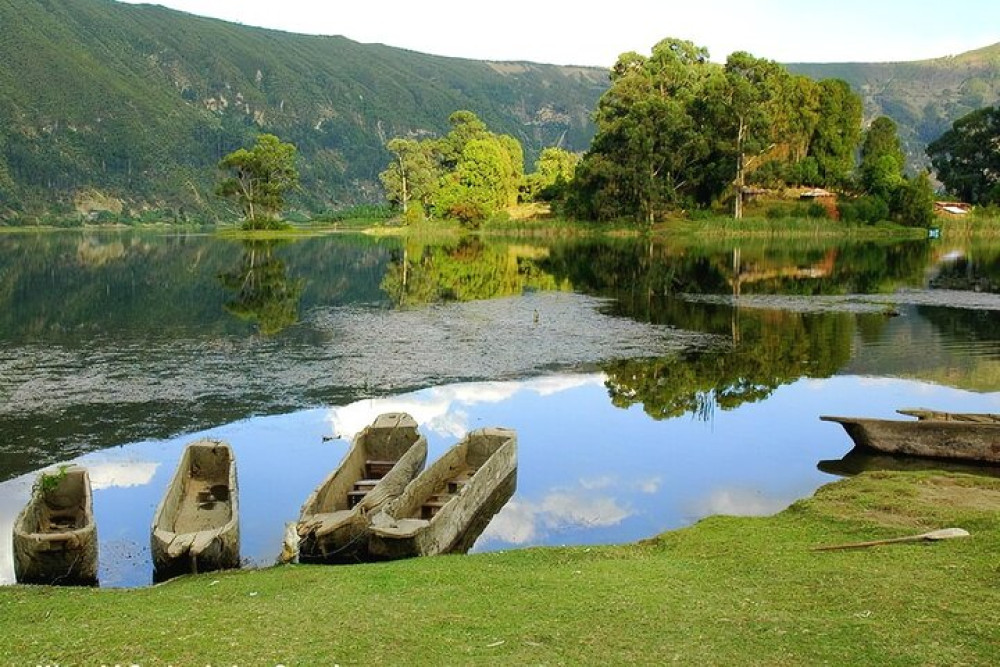 Wenchi Crater Lake Day Trip