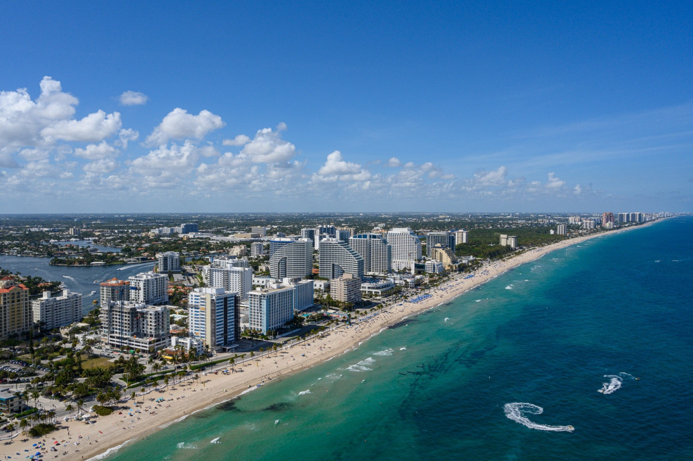 Private South Florida Views Helicopter Tour - 35 Minutes