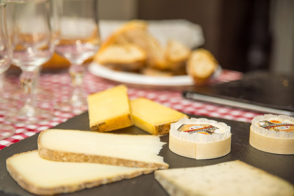 The Original Marais District Food Walking Tour with Wine and Cheese Tasting
