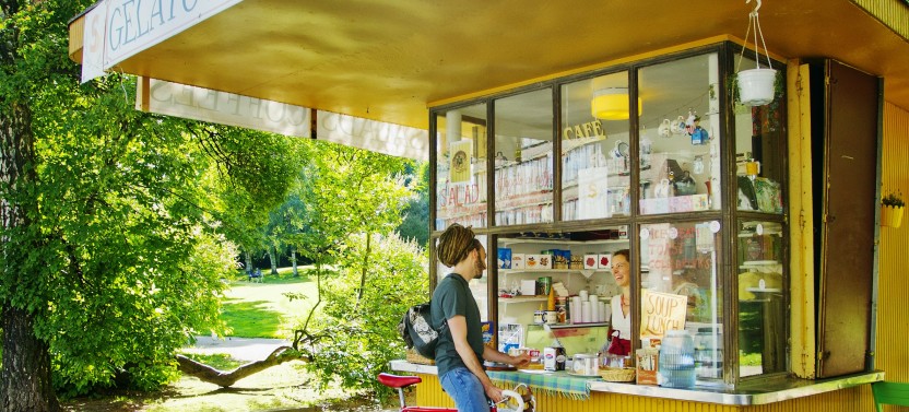 Private Helsinki Tram Tour With a City Planner