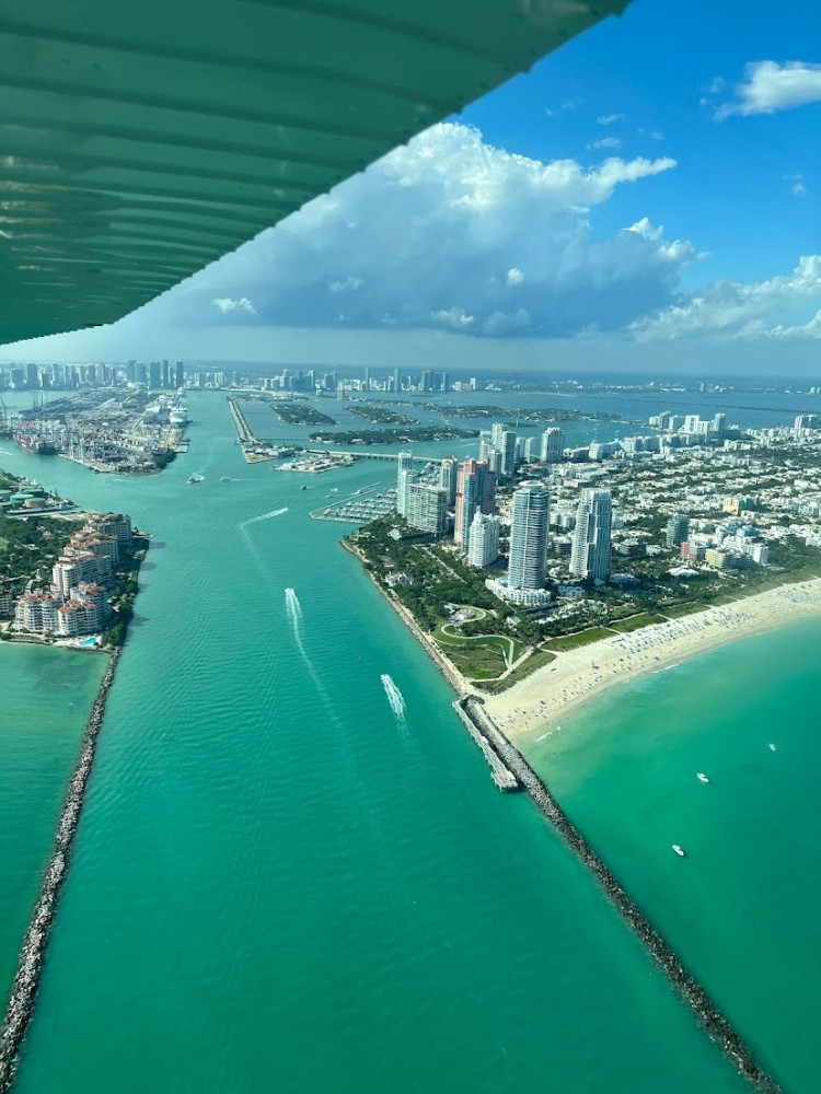 Miami Beach: Private Airplane Luxury Tour with Free Champagne