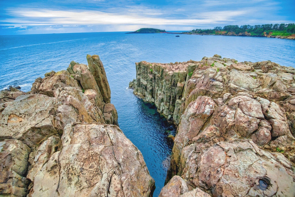 Kanazawa to Fukui Tour: Basalt Cliffs, Spiritual Island,and Historical Port