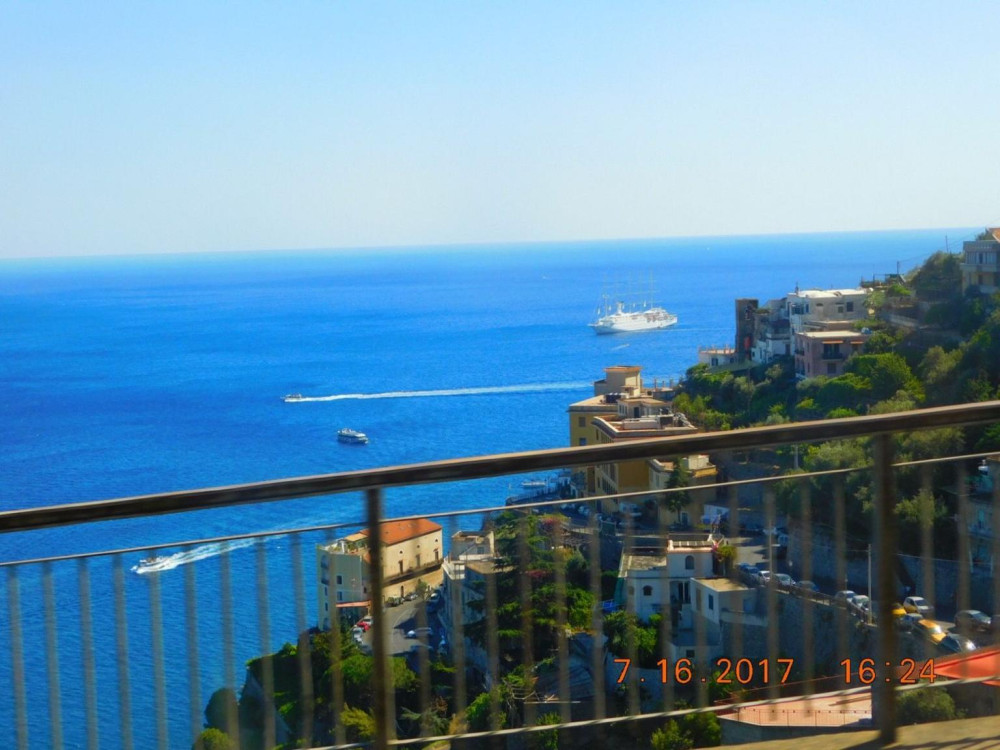 Pompeii Ruins & Amalfi Coast Full-Day Group Tour from Naples