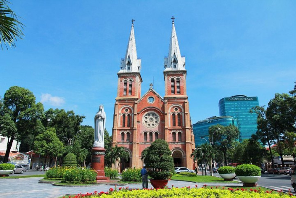 7-Day Vietnam Highlights Tour from Hanoi to Ho Chi Minh City