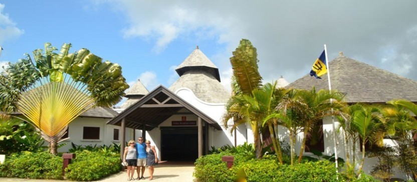Harrison's Cave and Submarine Tour